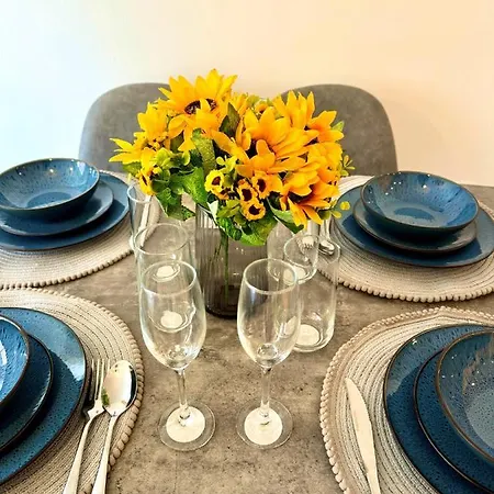 Apartamento Live The Wembley Buzz! Stylish Flat Near Station & Amenities Londres Exterior foto